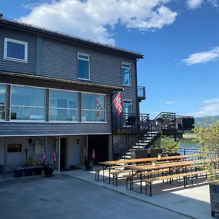 Hammerstuene Mat - Og 3* Surnadal